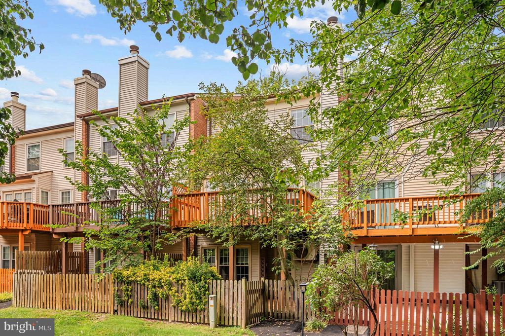 5828 APSLEY HOUSE COURT