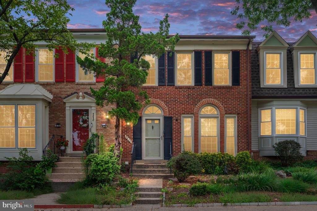 5828 APSLEY HOUSE COURT