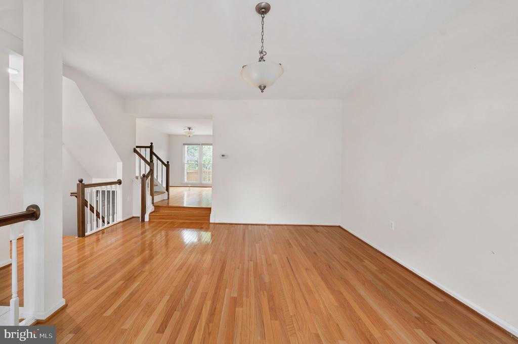 5828 APSLEY HOUSE COURT