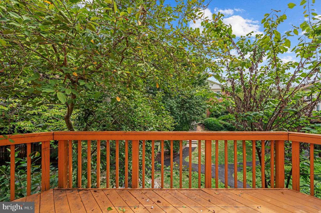 5828 APSLEY HOUSE COURT