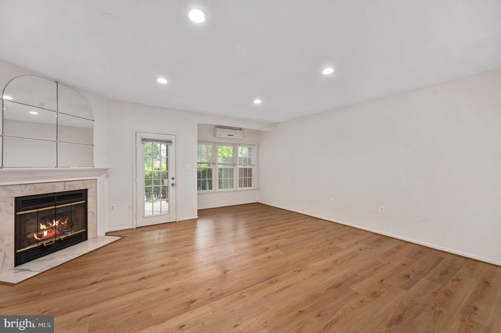 5828 APSLEY HOUSE COURT