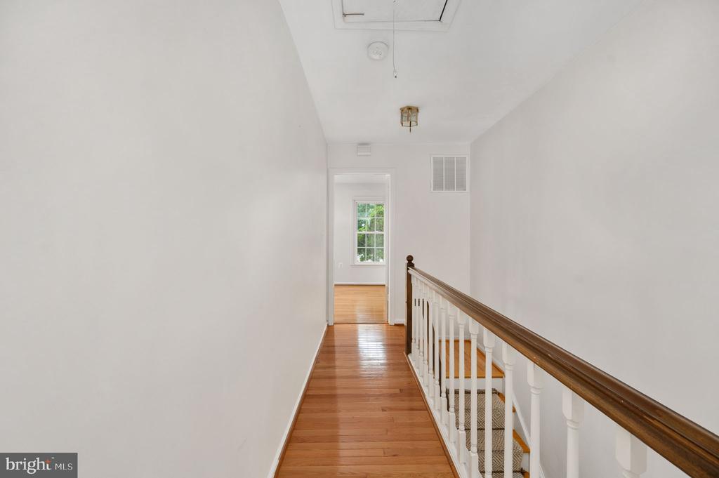 5828 APSLEY HOUSE COURT
