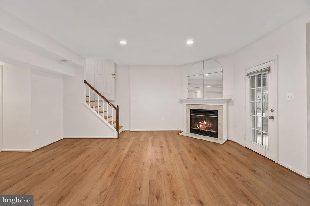 5828 APSLEY HOUSE COURT