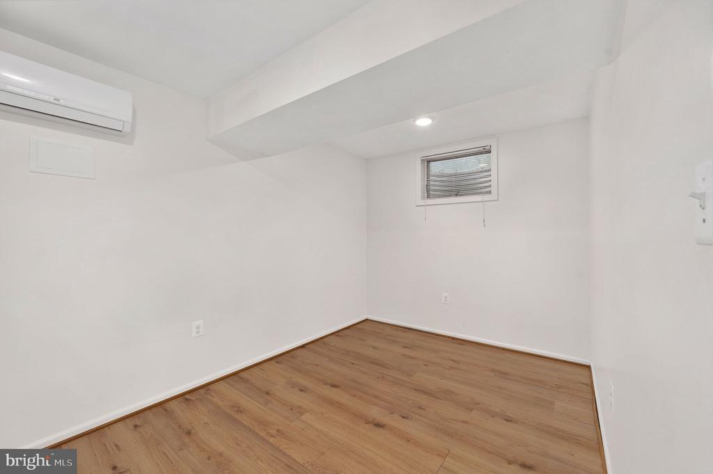 5828 APSLEY HOUSE COURT