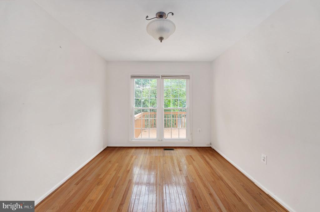 5828 APSLEY HOUSE COURT