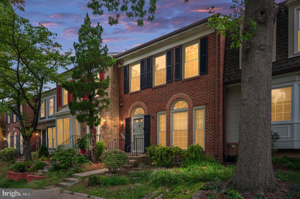 5828 APSLEY HOUSE COURT