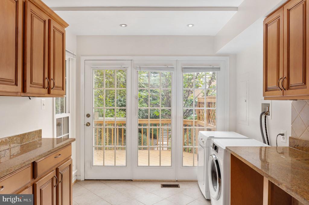 5828 APSLEY HOUSE COURT