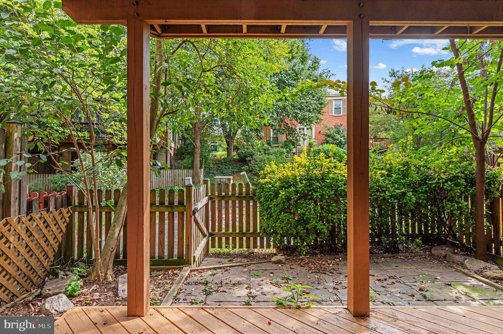 5828 APSLEY HOUSE COURT