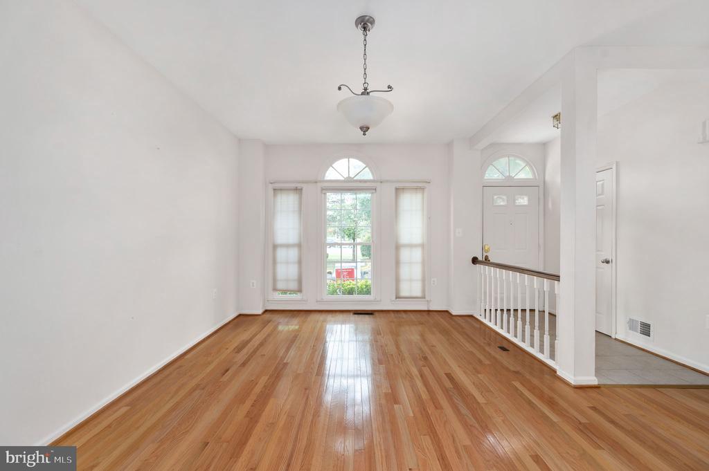 5828 APSLEY HOUSE COURT