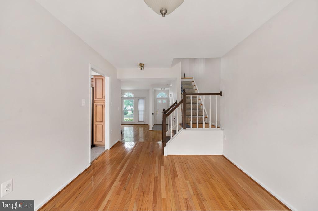 5828 APSLEY HOUSE COURT