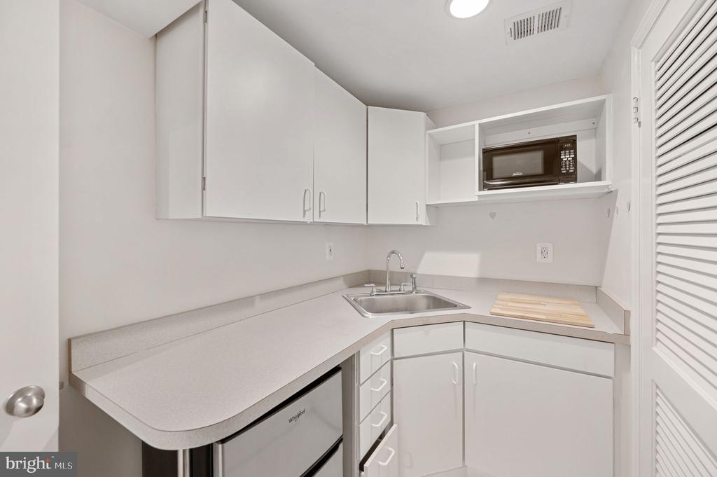 5828 APSLEY HOUSE COURT