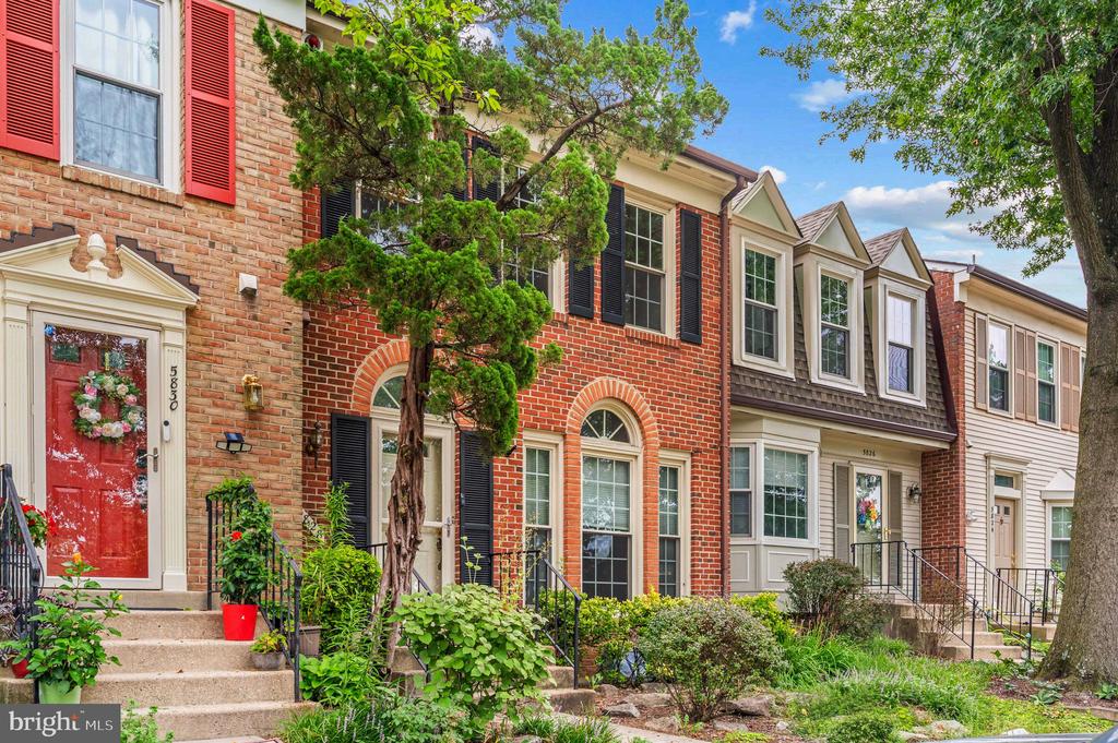 5828 APSLEY HOUSE COURT