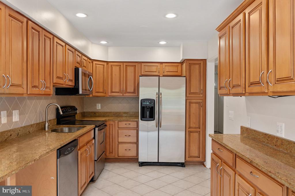 5828 APSLEY HOUSE COURT