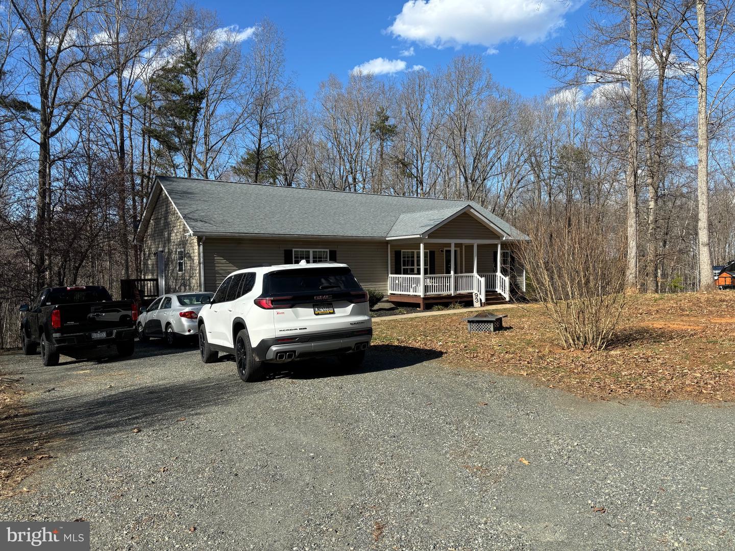 93 Evergreens Dr