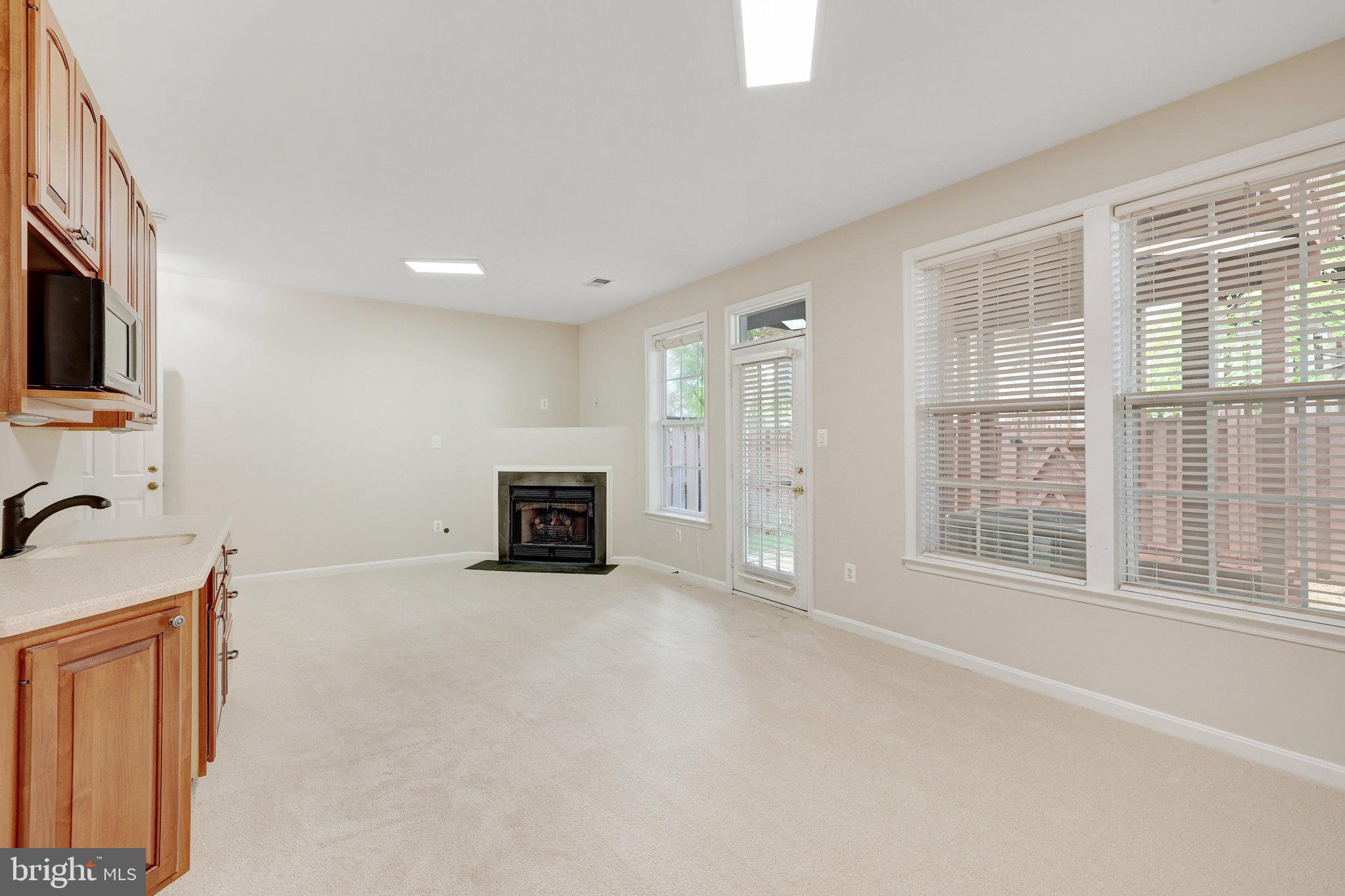 44270 Acushnet Ter