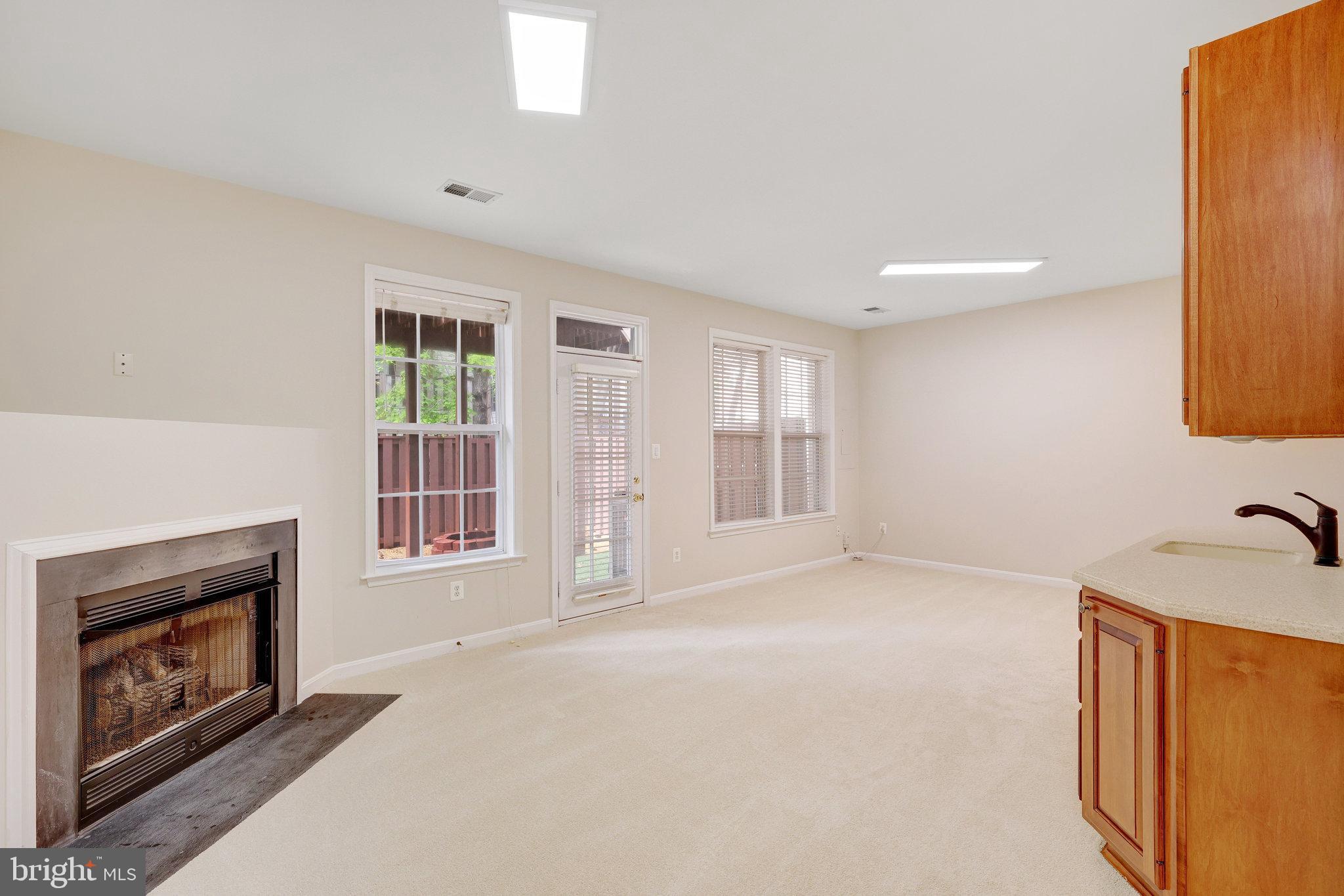 44270 Acushnet Ter