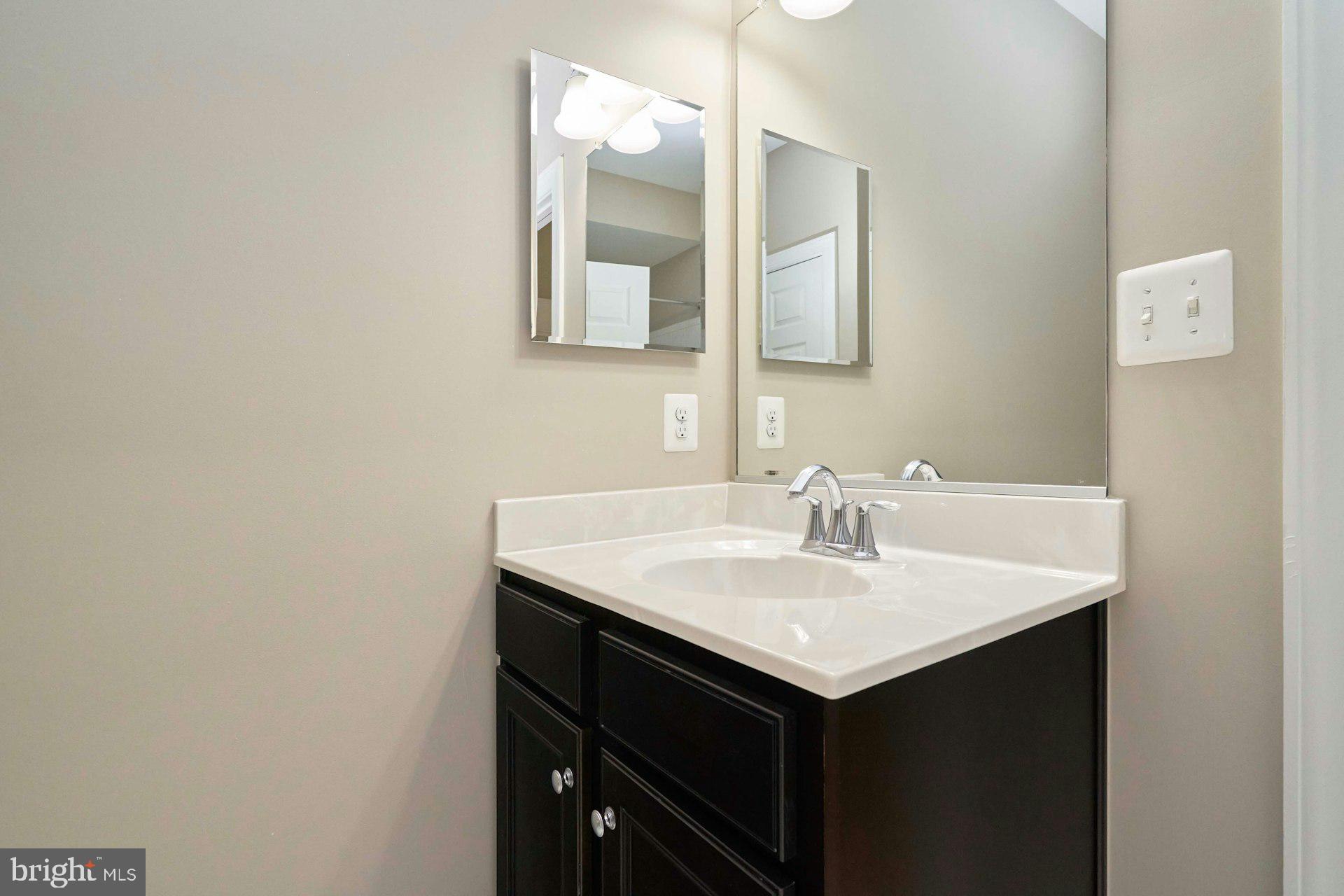 1598 KINNAIRD TERRACE NE