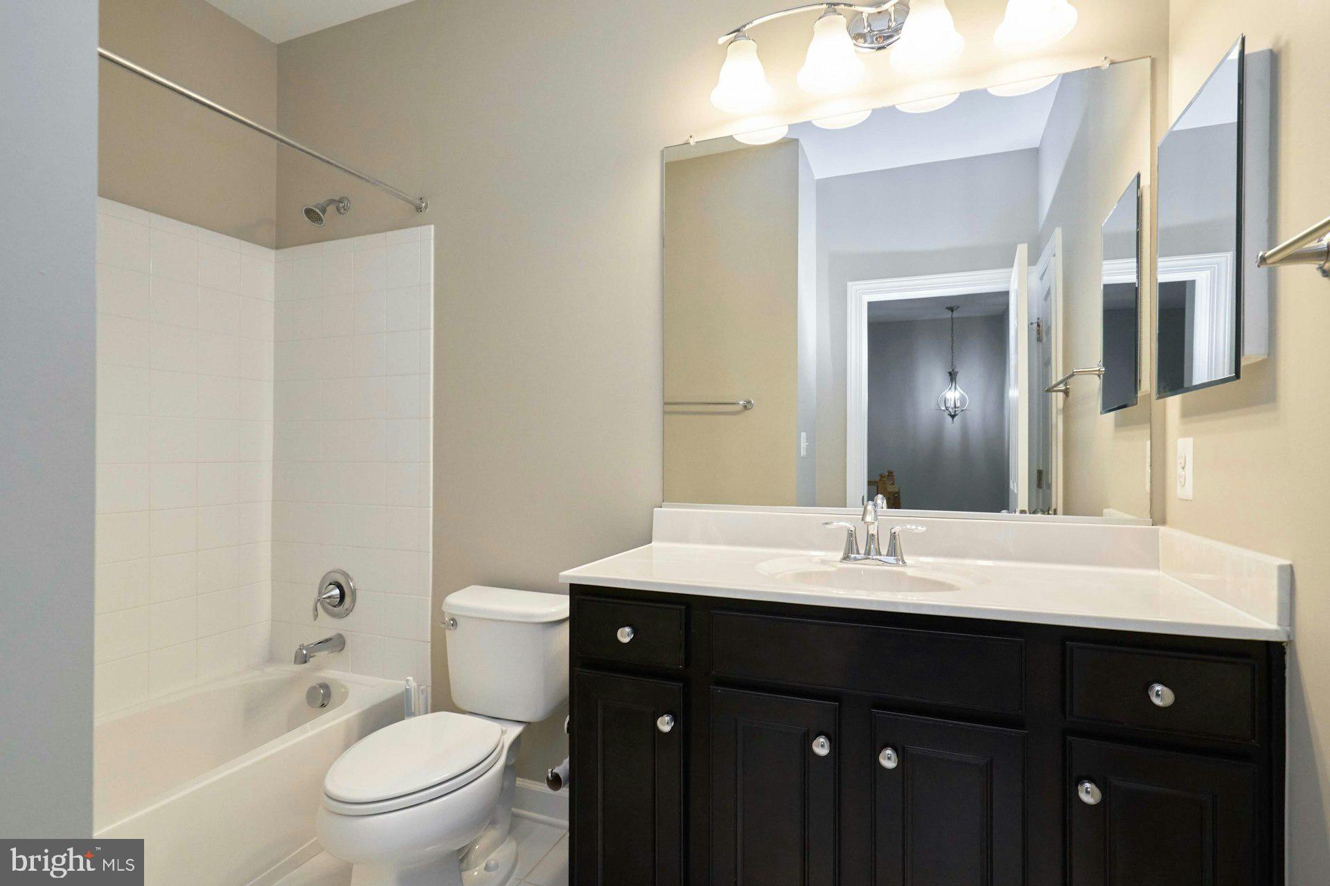 1598 KINNAIRD TERRACE NE