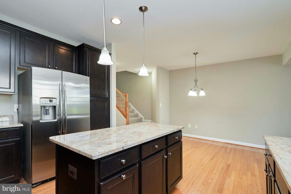 1598 KINNAIRD TERRACE NE