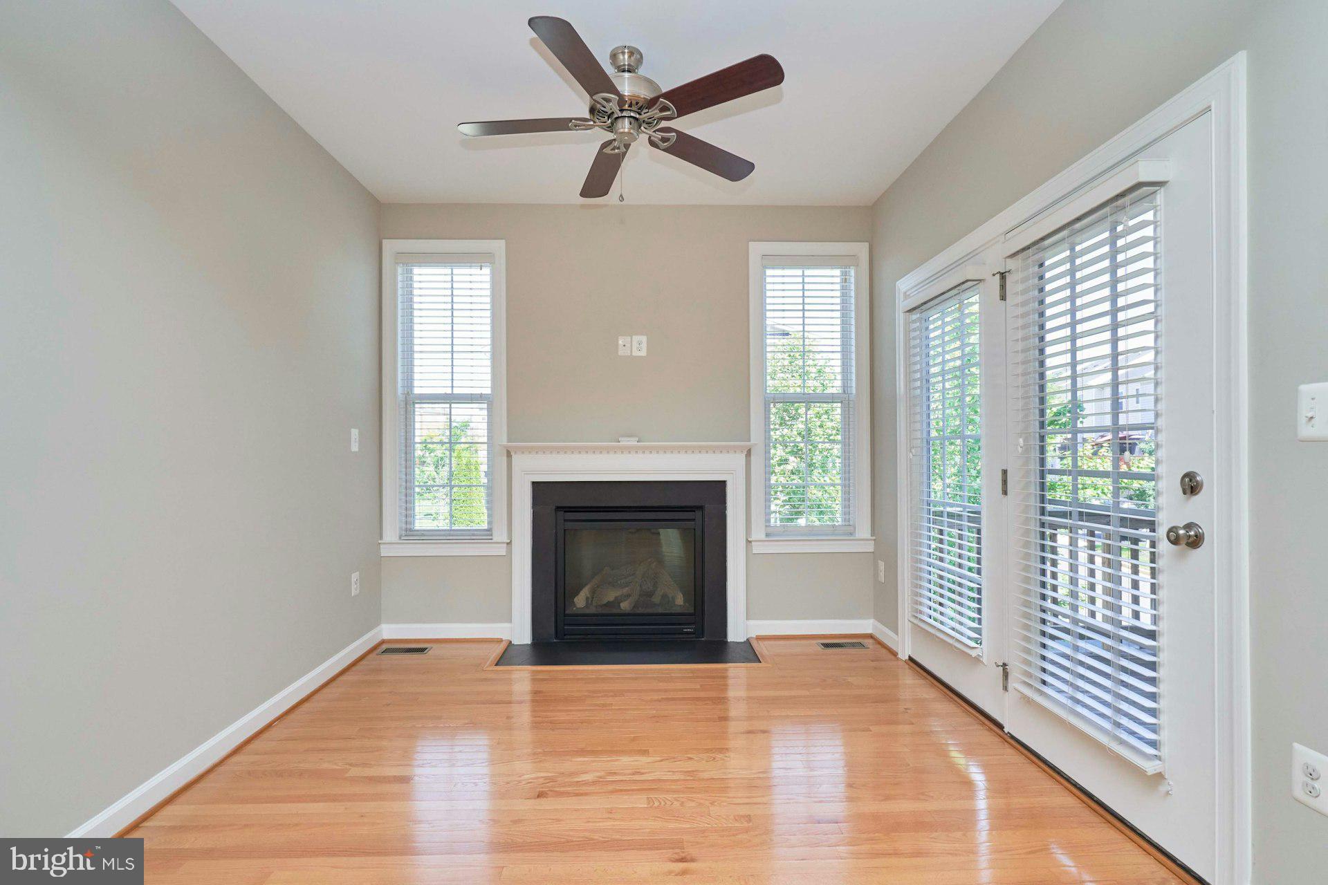 1598 KINNAIRD TERRACE NE