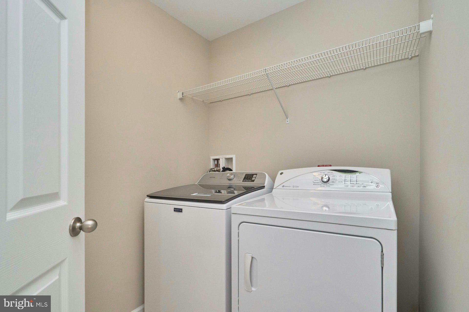 1598 KINNAIRD TERRACE NE