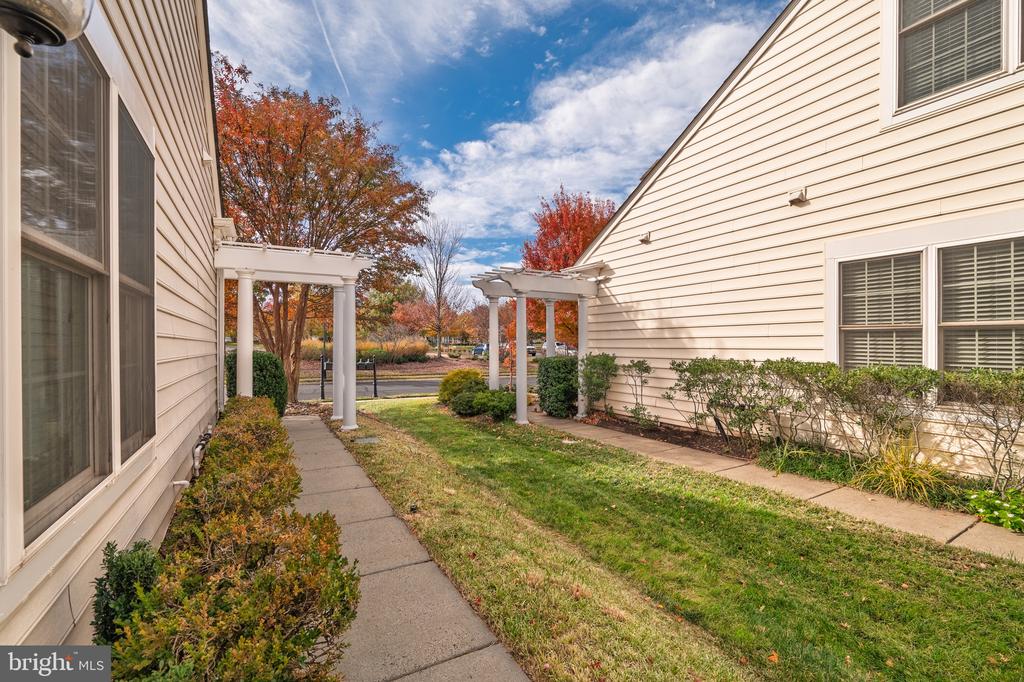 44472 OAKMONT MANOR SQUARE