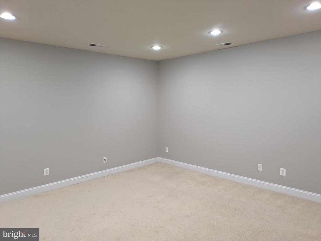 21882 BRICKSHIRE CIRCLE
