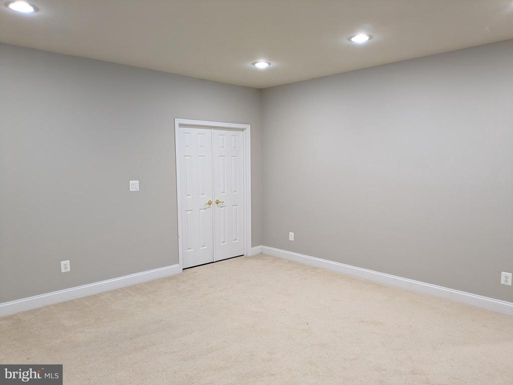 21882 BRICKSHIRE CIRCLE