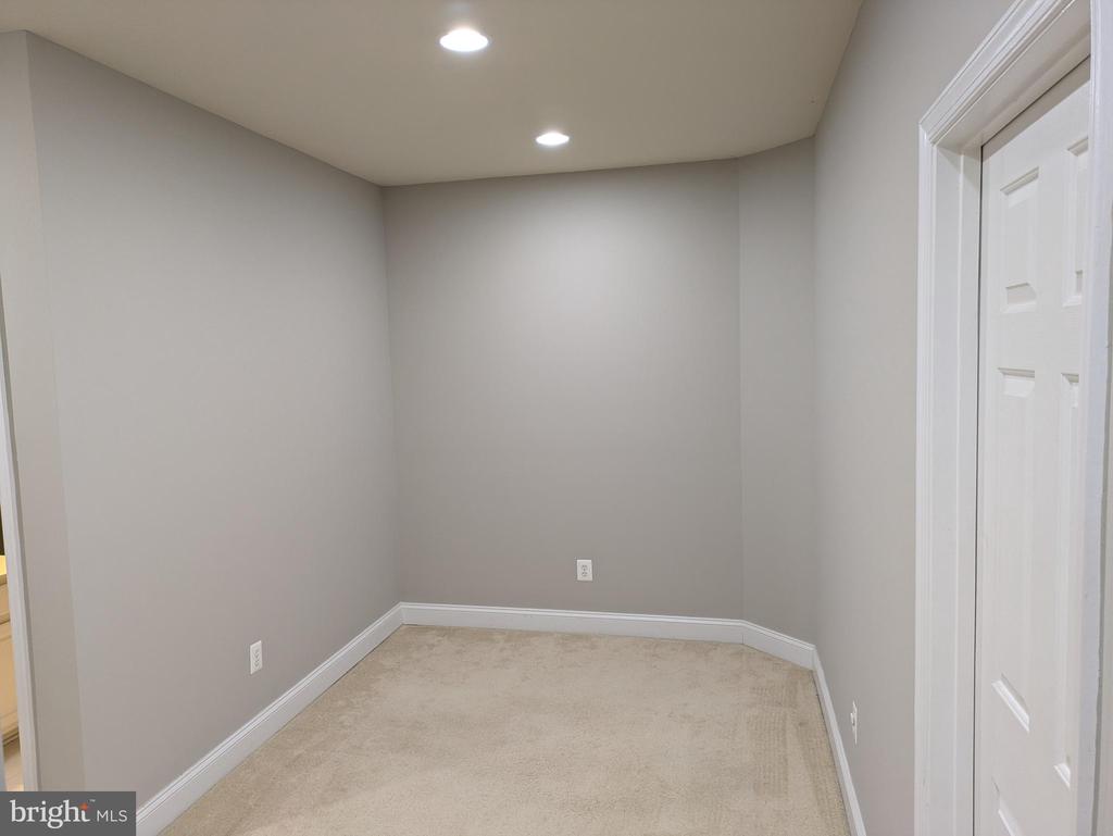 21882 BRICKSHIRE CIRCLE