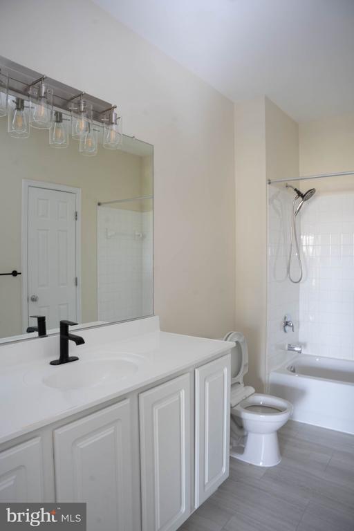 42480 ROCKROSE SQUARE 303