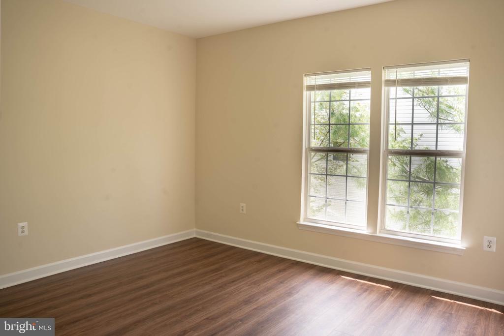 42480 ROCKROSE SQUARE 303