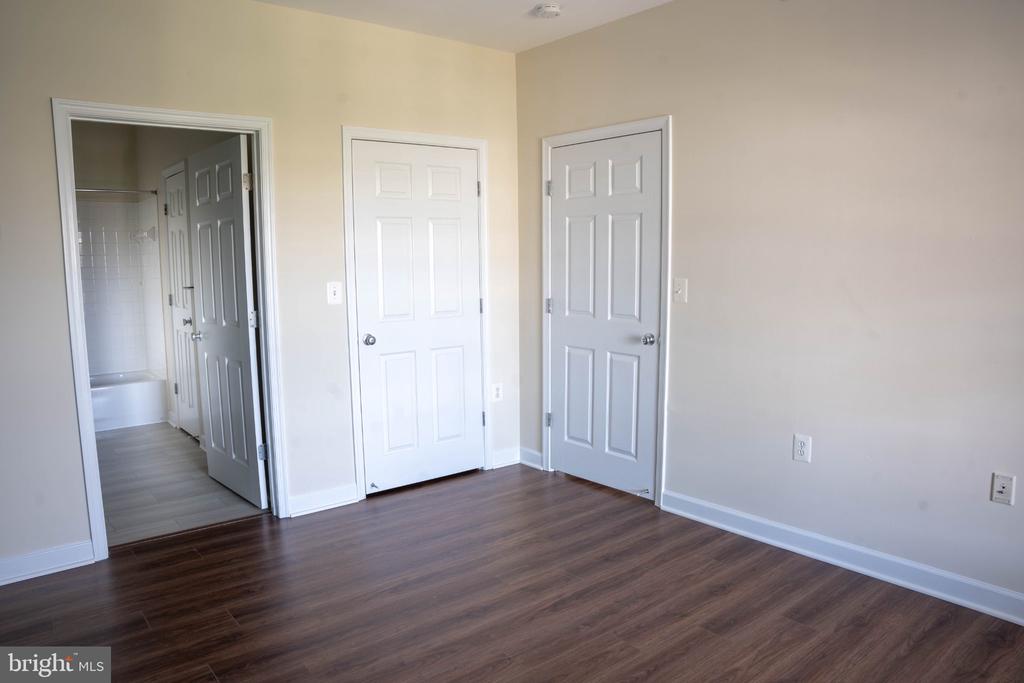 42480 ROCKROSE SQUARE 303