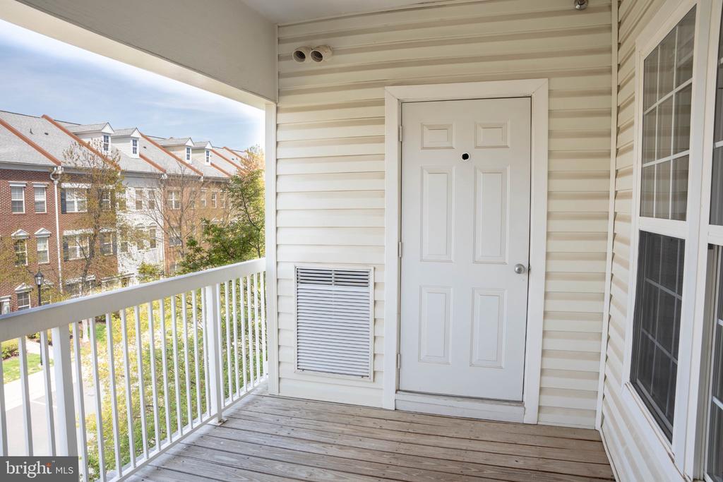 42480 ROCKROSE SQUARE 303