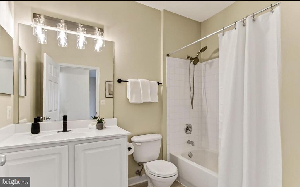 42480 ROCKROSE SQUARE 303