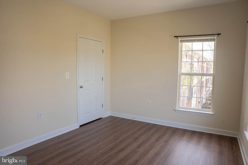 42480 ROCKROSE SQUARE 303