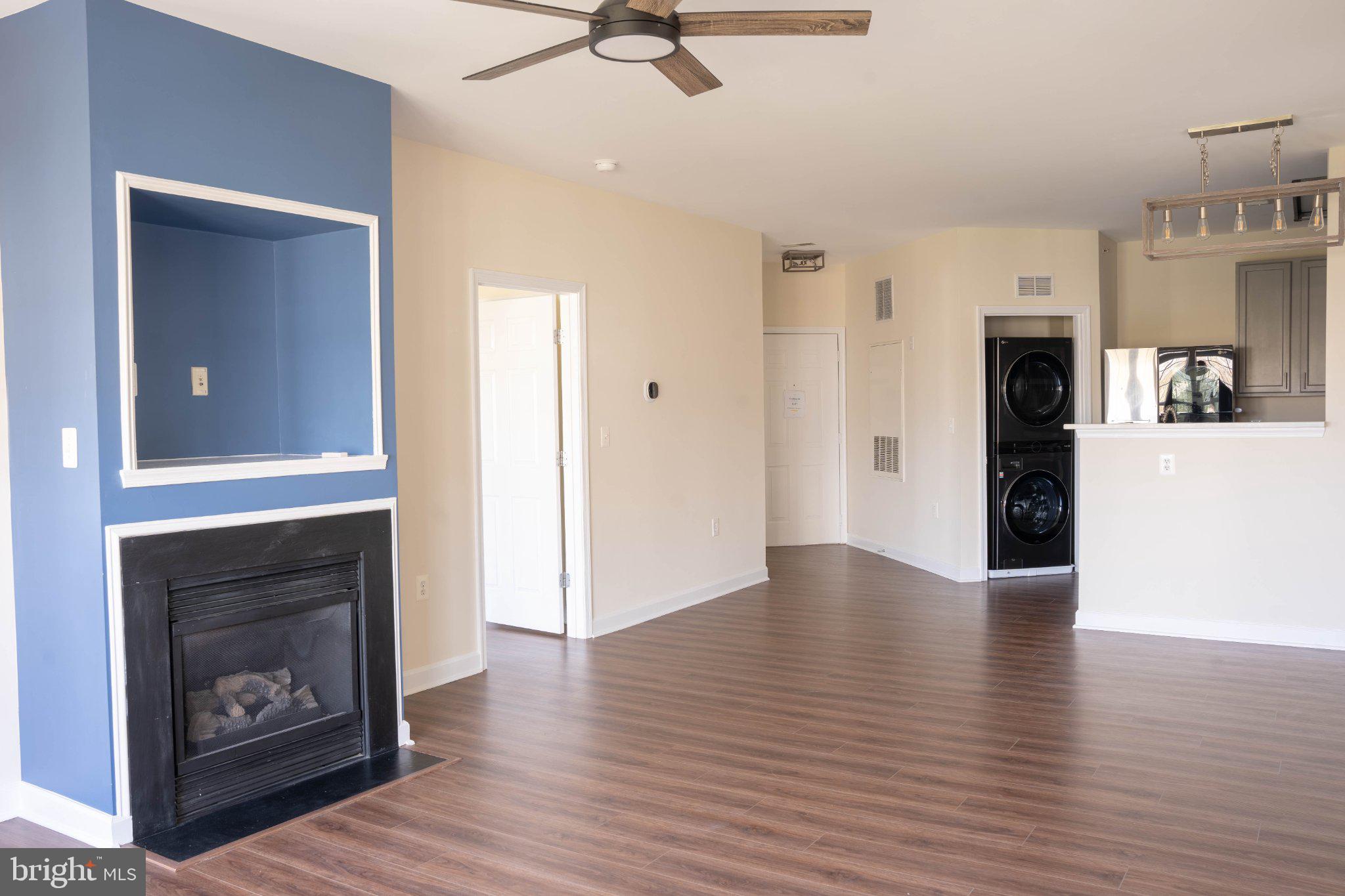 42480 ROCKROSE SQUARE 303