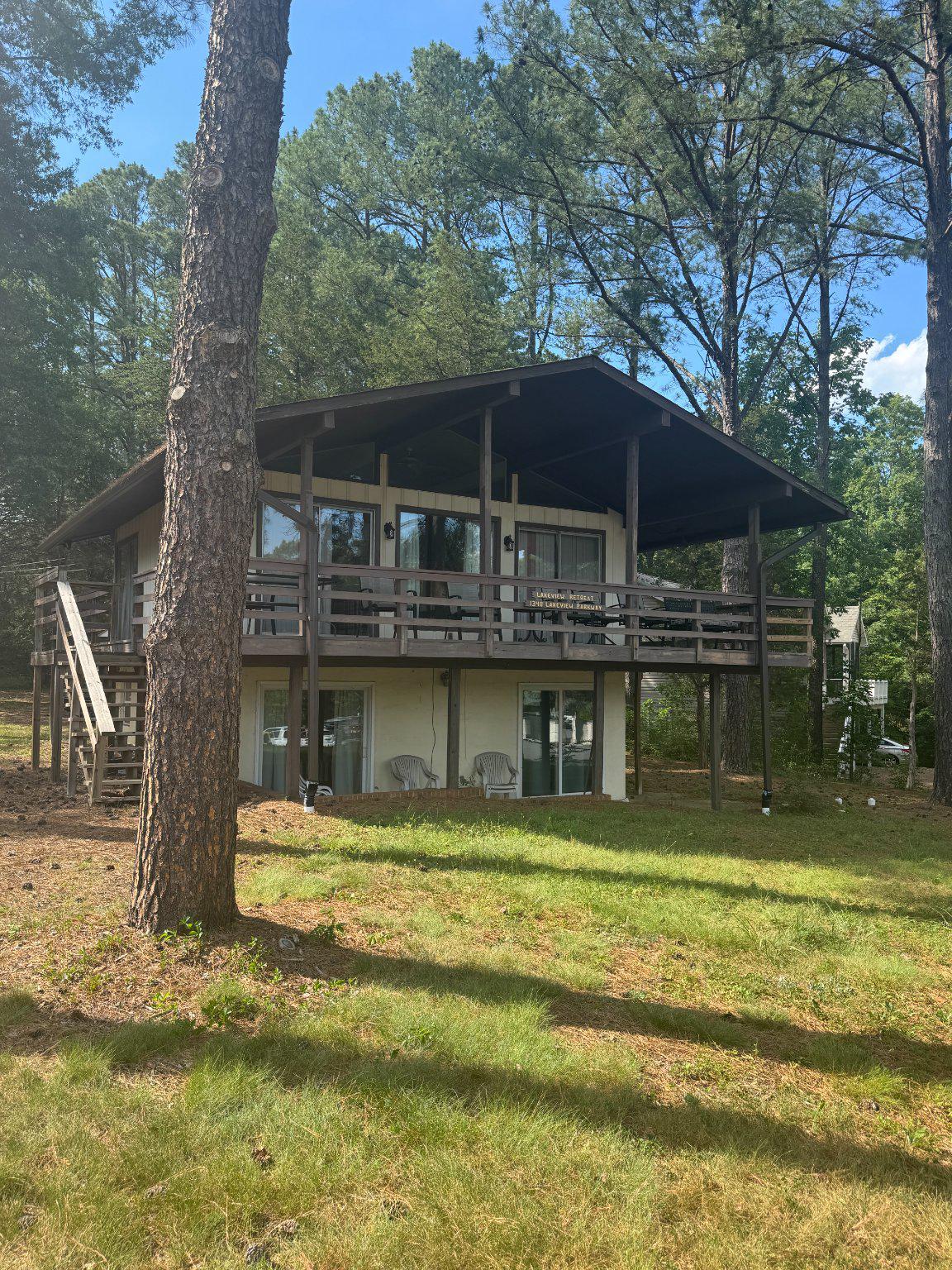 1348 LAKEVIEW PARKWAY