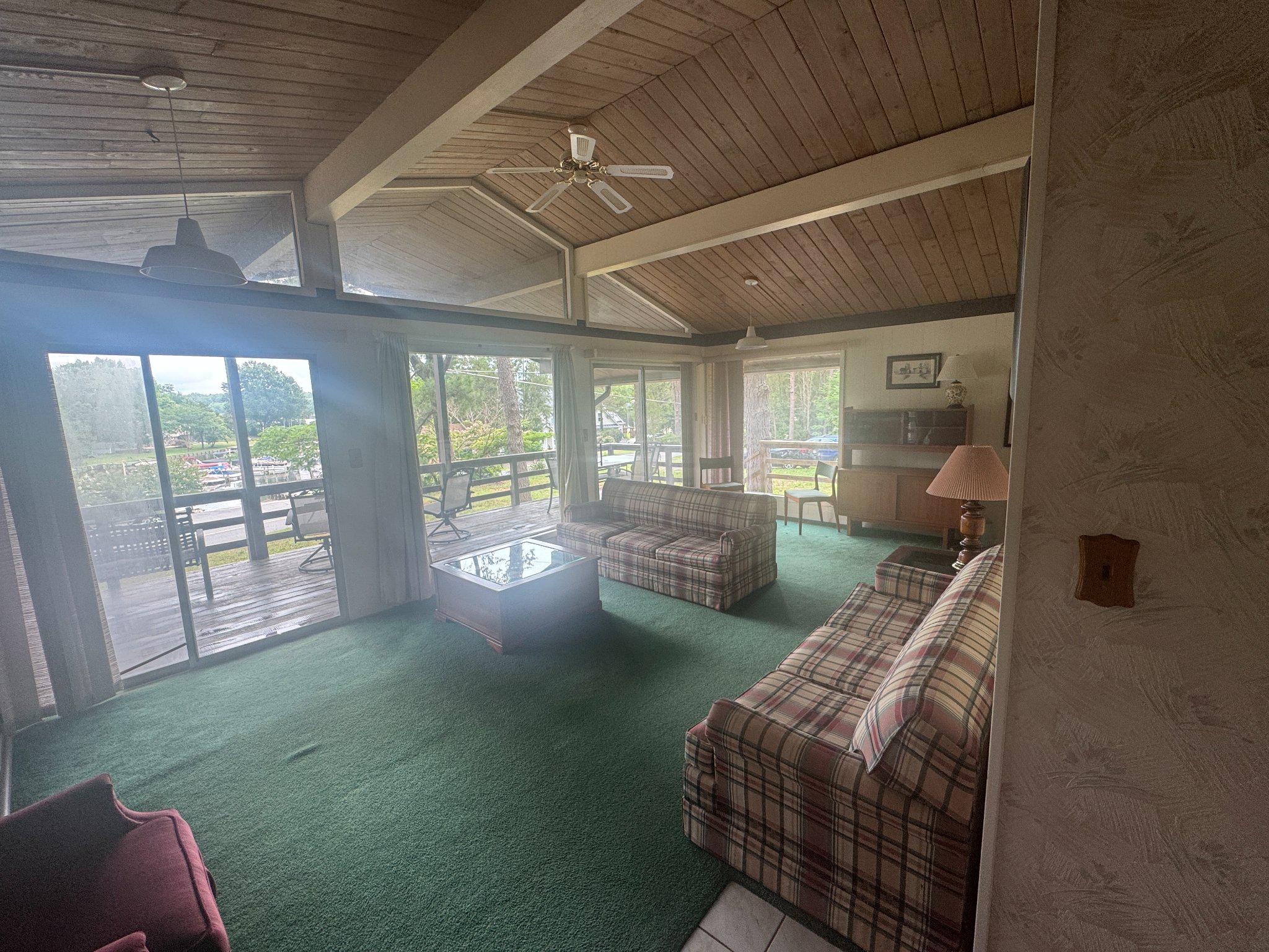 1348 LAKEVIEW PARKWAY