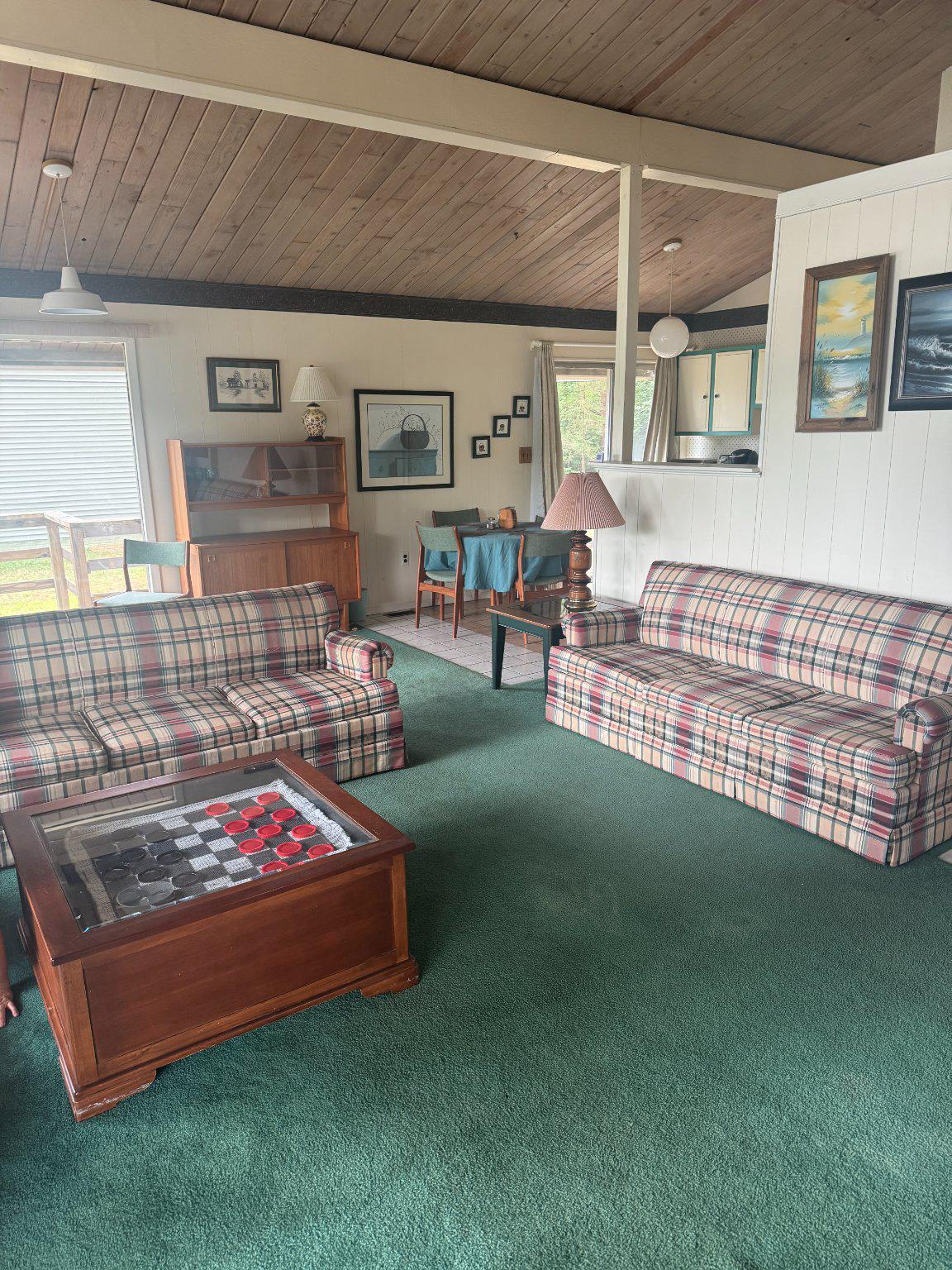 1348 LAKEVIEW PARKWAY