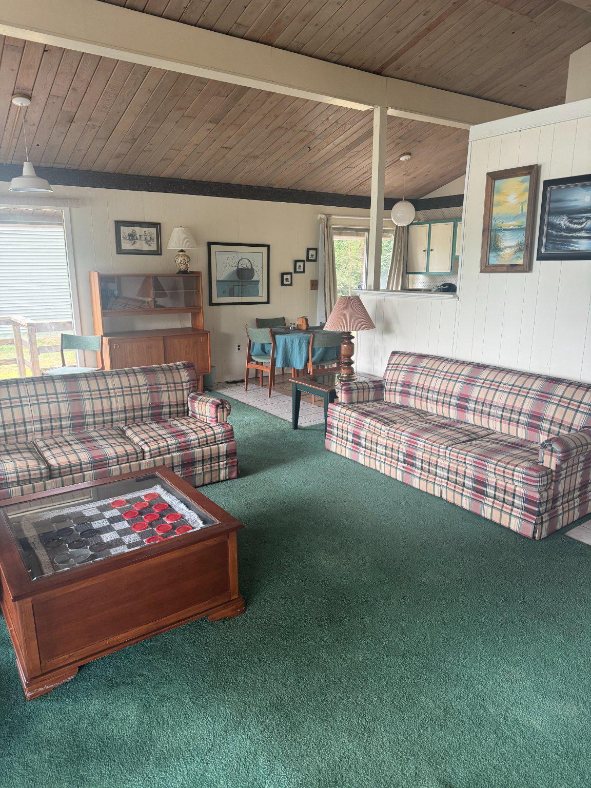 1348 LAKEVIEW PARKWAY