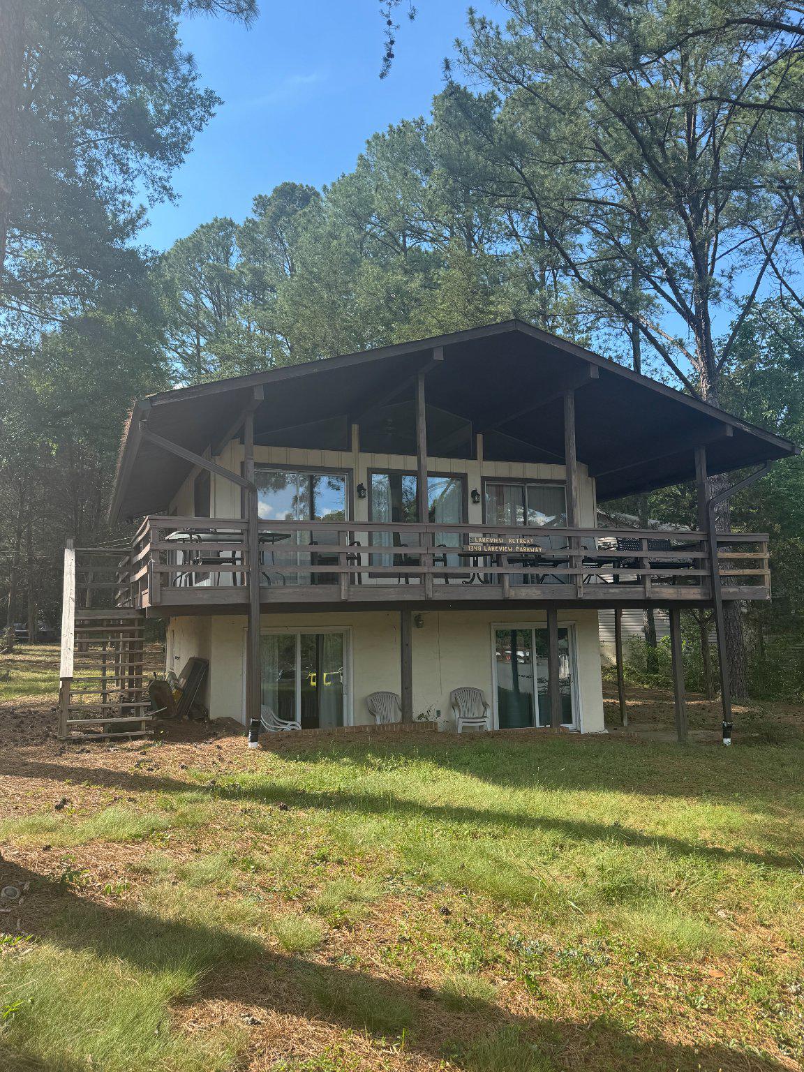 1348 LAKEVIEW PARKWAY