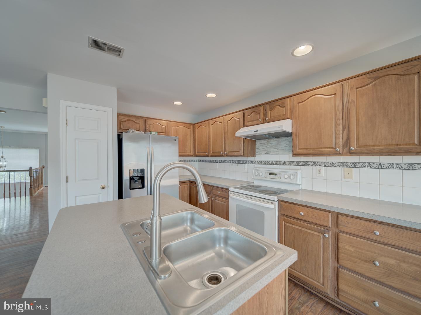 8241 HUMPHREY LN