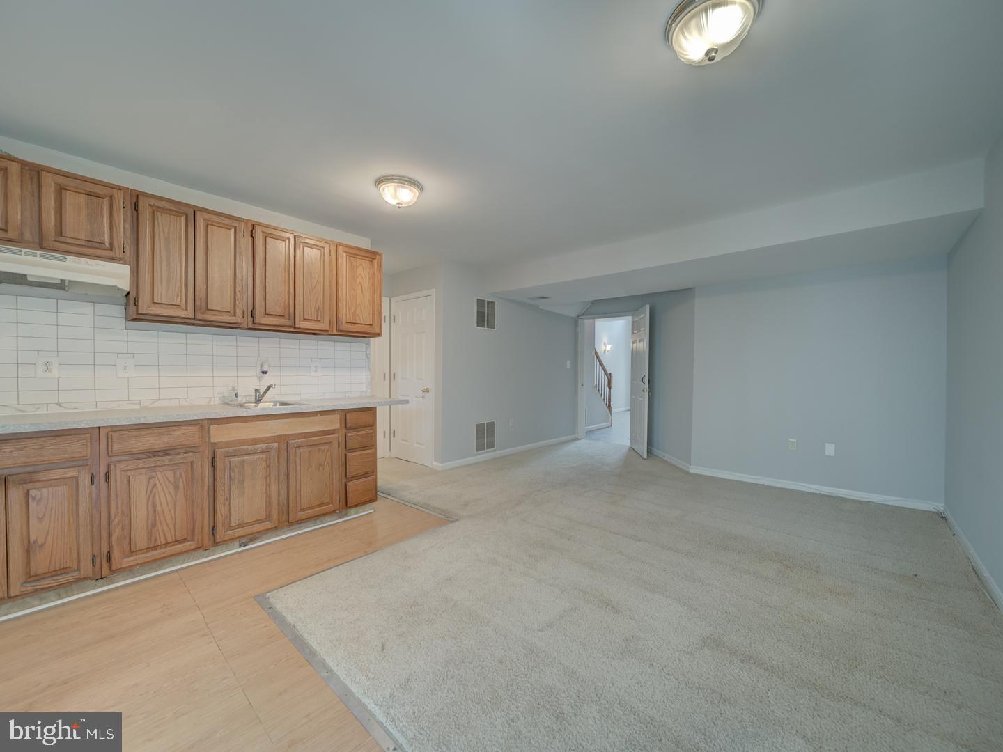 8241 HUMPHREY LN