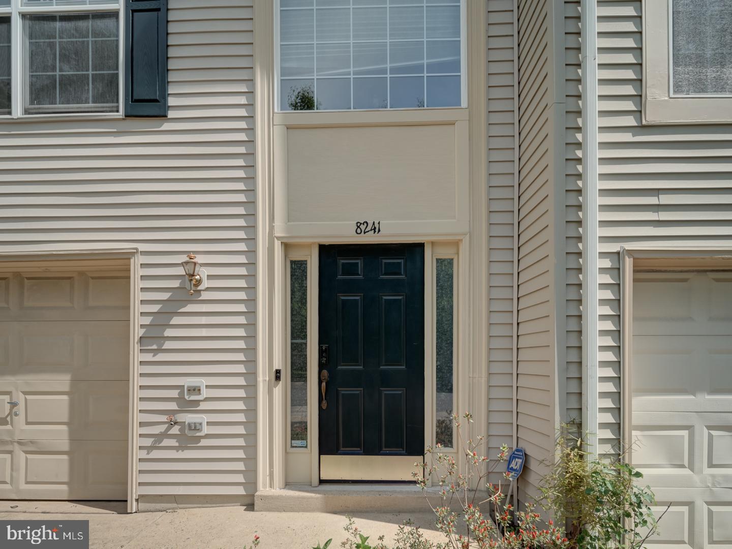 8241 HUMPHREY LN