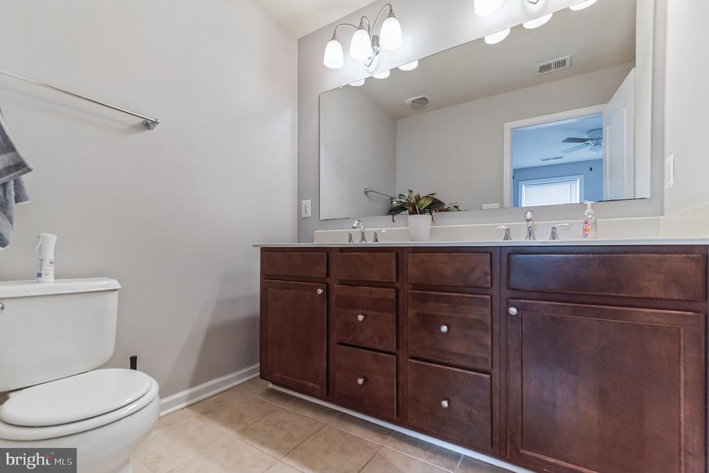 2913 Truffle Oak Pl