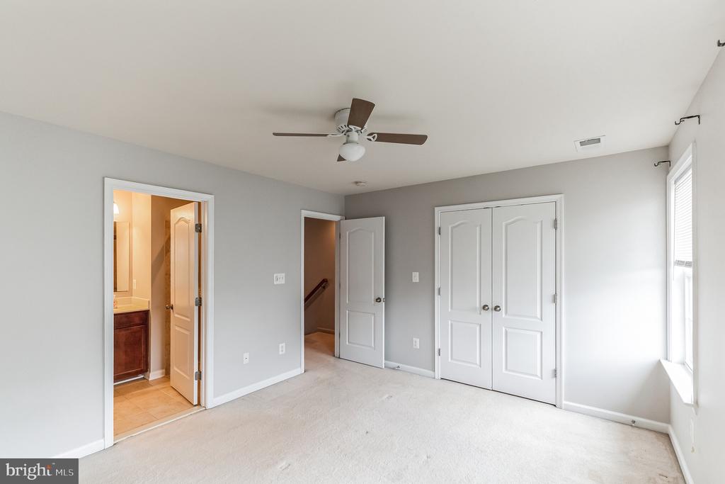 2913 Truffle Oak Pl