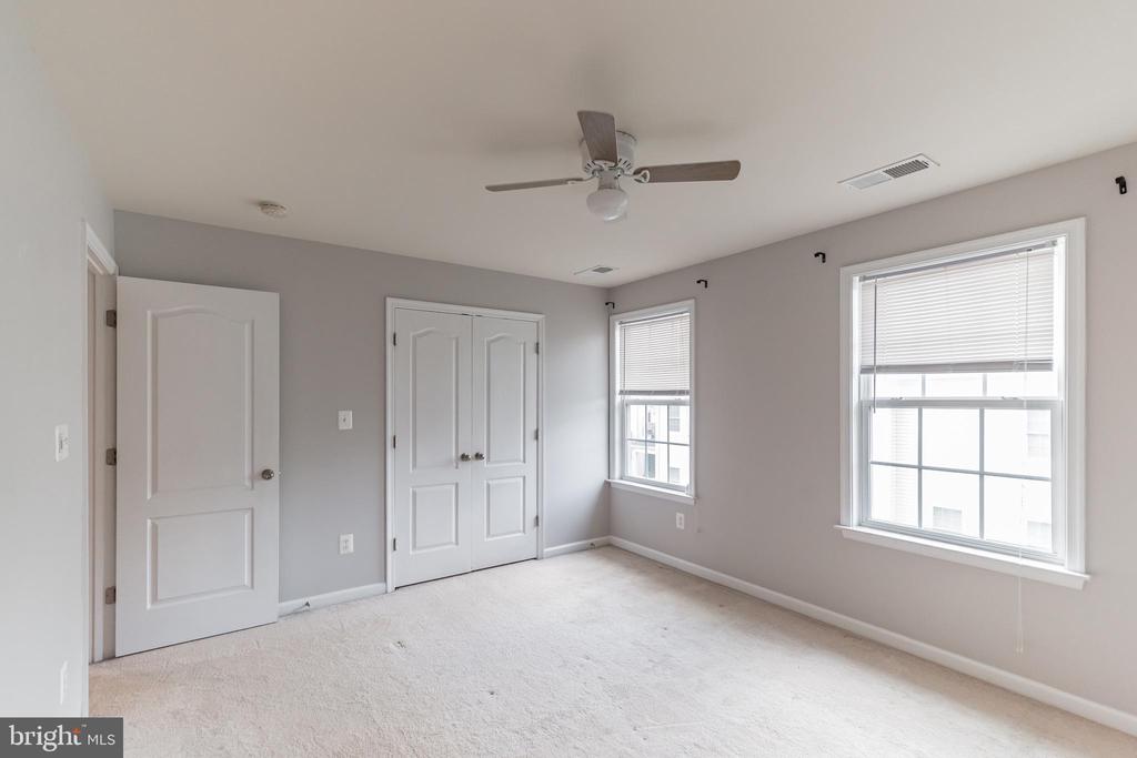 2913 Truffle Oak Pl
