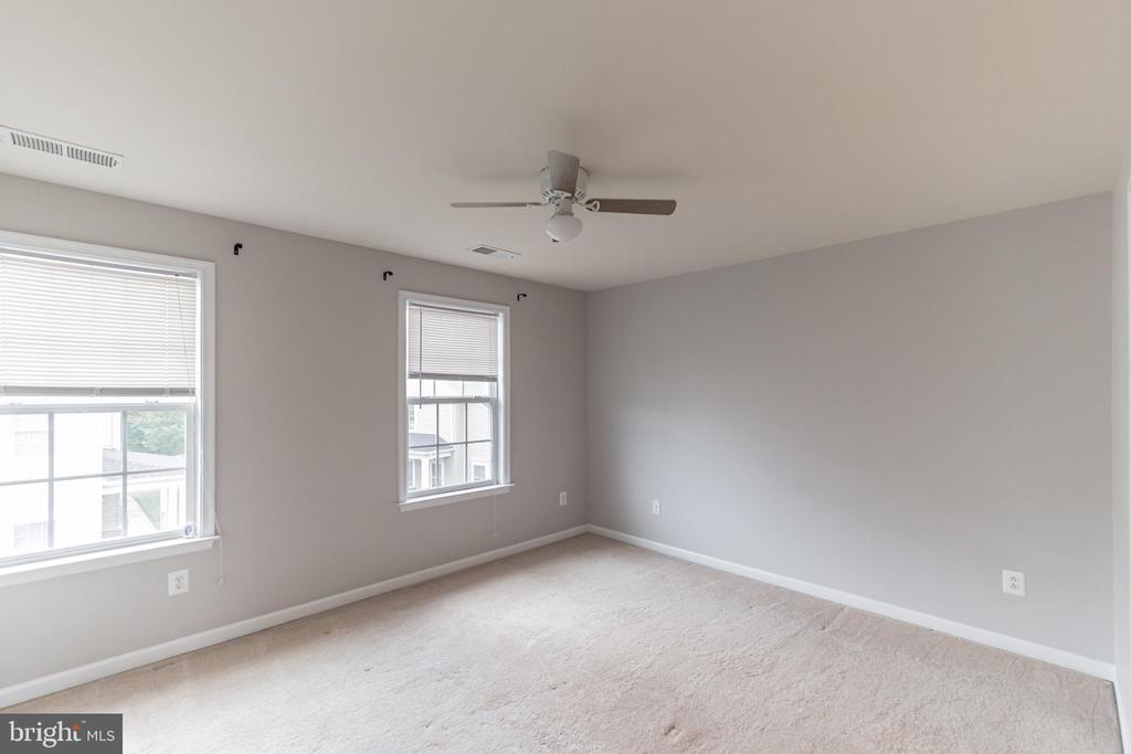 2913 Truffle Oak Pl