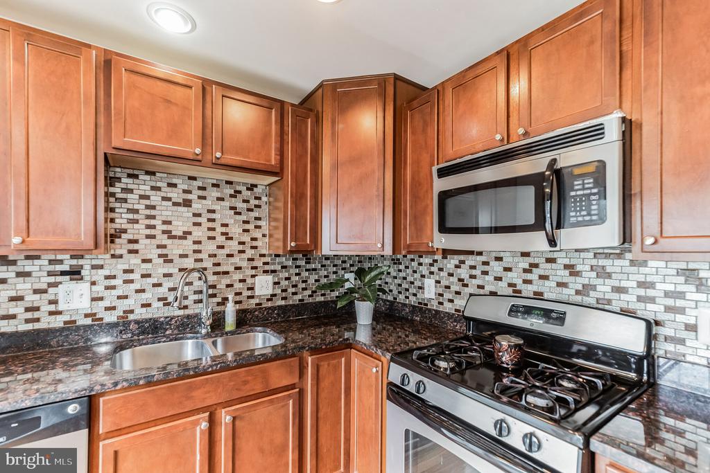 2913 Truffle Oak Pl