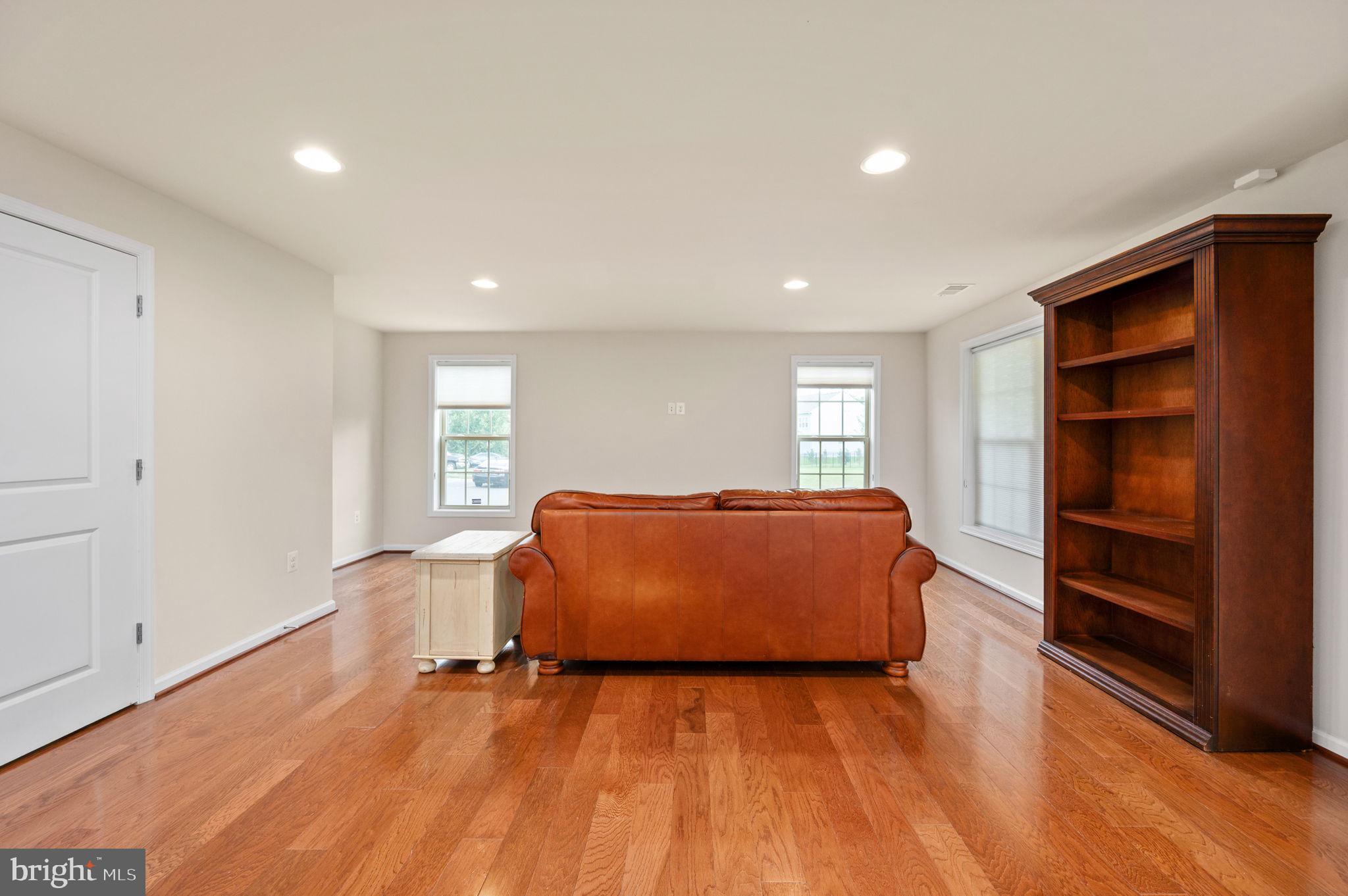 6601 Bartrams Forest Ln